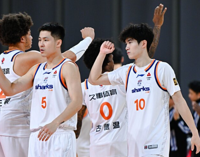 开云APP-都怪张镇麟？昔日国手+全明星转会后坐穿冷板凳，场均1.6分1.4板