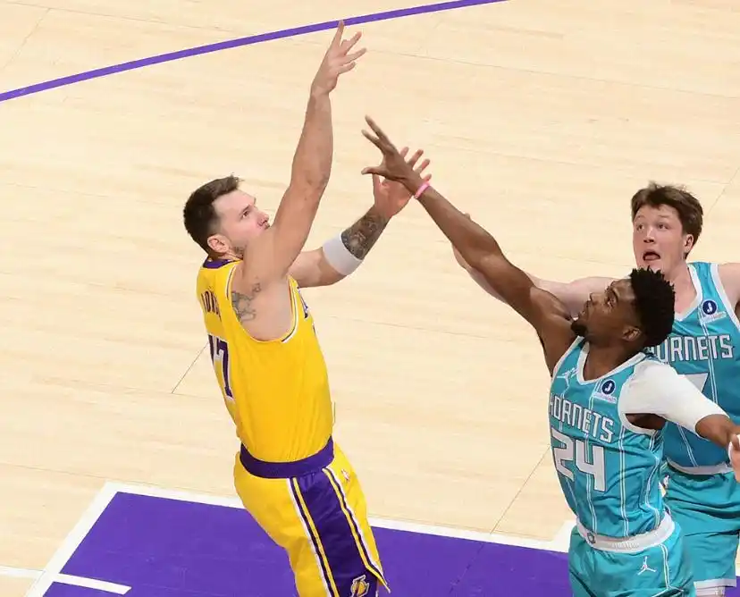 开云APP-NBA：火箭湖人反弹不起来，勇士焊死在第8，快船马上要进附加赛了