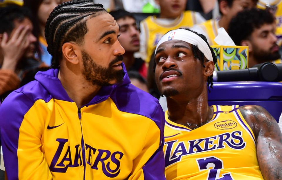 kaiyun-湖人瞄准三大潜在目标！计划打包交易两人 兜售2032年首轮签