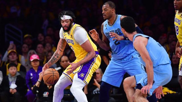 开云体育下载-加索尔球衣退役激励浓眉，他扛起球队杀到西部第九