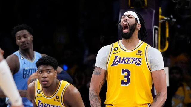 开云体育下载-加索尔球衣退役激励浓眉，他扛起球队杀到西部第九