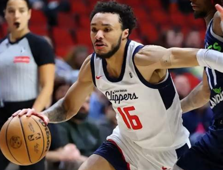 北控签新外援！现已启程，防守与串联亮眼，得分能力匮乏只能辅助